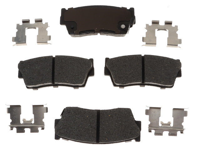 Raybestos Brakes Disc Brake Pad Set P/N:MGD418CH Fits: Asuna Sunrunner 93-92, Chevrolet Tracker 1998, Chevrolet Tracker 91-89, Geo Tracker 97-89, GMC Tracker 91-89, Pontiac Sunrunner 97-96, Suzuki Sidekick 98-89, Suzuki X-90 98-96 - Image 1