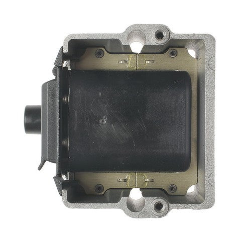 Standard Ignition Ignition Coil P/N:UF-96 Fits: Volkswagen Cabriolet 93-91, Volkswagen Fox 93-91, Volkswagen Golf 95-91, Volkswagen Jetta 92-91, Volkswagen Jetta 95-94 - Image 3