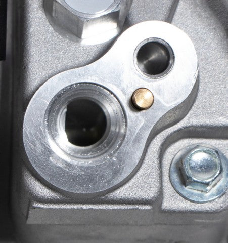 Four Seasons A/C Compressor P/N:158359 Fits: Mercedes-benz C280, Mercedes-benz C300, Mercedes-benz C350, Mercedes-benz Gl450, Mercedes-benz Gl500, Mercedes-benz Gl550, Mercedes-benz Ml350, Mercedes-benz Ml500, Mercedes-benz R350, Mercedes-benz R500 - Image 3