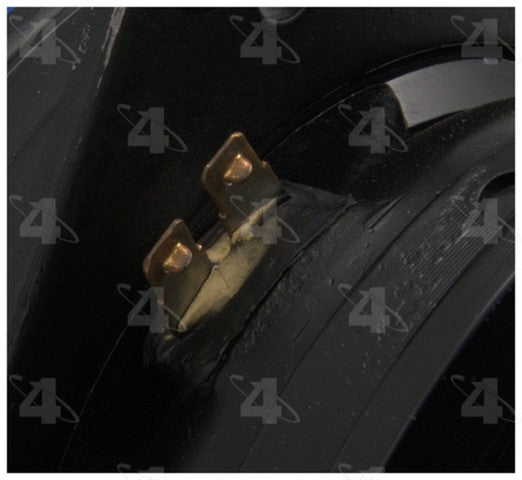 Four Seasons A/C Compressor P/N:57077 Fits: Ford Custom 500, Ford Granada, Ford Ltd, Ford Ltd Ii, Ford Ranchero, GMC G1500, GMC G2500, GMC G3500, Lincoln Continental, Lincoln Mark Iii - Image 2