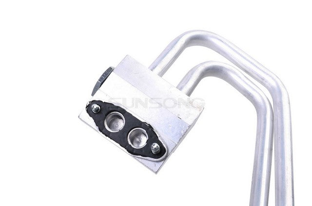 Sunsong Engine Oil Cooler Hose Assembly P/N:5801296 Fits: Chevrolet Express 2500 07-03, Chevrolet Express 3500 07-03, GMC Savana 2500 07-03, GMC Savana 3500 07-03 - Image 3