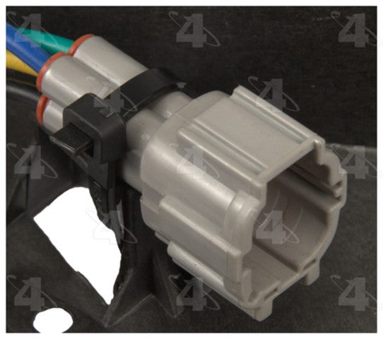 Four Seasons Dual Radiator and Condenser Fan Assembly P/N:75243 Fits: Infiniti I30 99-96, Nissan Maxima 99-95 - Image 2