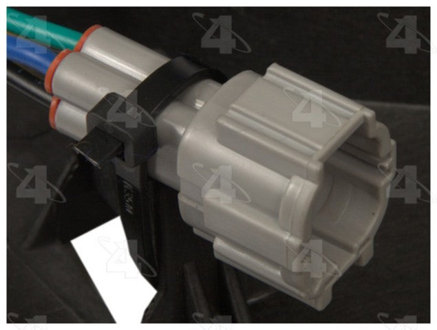 Four Seasons Dual Radiator and Condenser Fan Assembly P/N:75243 Fits: Infiniti I30 99-96, Nissan Maxima 99-95 - Image 3