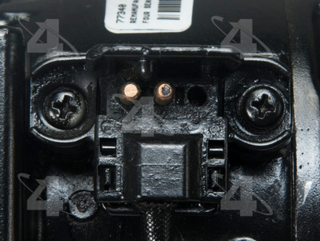 Four Seasons A/C Compressor P/N:77340 Fits: Mercedes-benz C220 95-94, Mercedes-benz C280 95-94, Mercedes-benz C36 Amg 1995 - Image 2