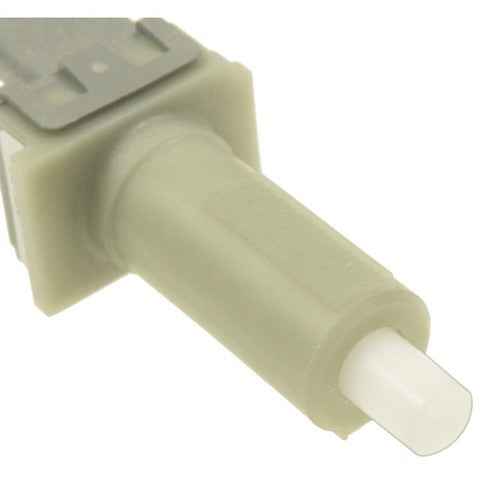 Standard Ignition Clutch Pedal Position Switch P/N:DS-2121 Fits: Chevrolet Cobalt 07-05, Chevrolet Hhr 07-06, Pontiac G5 2007, Pontiac Pursuit 06-05, Saturn Ion 07-05 - Image 2