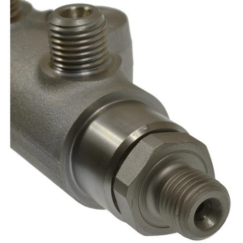 Standard Ignition Fuel Injector Rail P/N:FIR7 Fits: Dodge Ram 2500 09-03 - Image 2