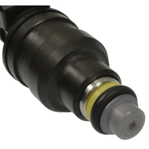 Standard Ignition Fuel Injector P/N:FJ572 Fits: Audi 90 95-94, Audi 90 Quattro 95-94, Audi A4 97-96, Audi A4 Quattro 97-96, Audi A6 97-95, Audi A6 Quattro 98-95, Audi Cabriolet 98-95 - Image 2
