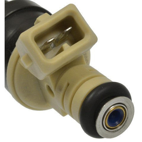 Standard Ignition Fuel Injector P/N:FJ695 Fits: Volkswagen Cabrio 02-95, Volkswagen Golf 98-93, Volkswagen Jetta 99-93, Volkswagen Passat 96-95 - Image 3