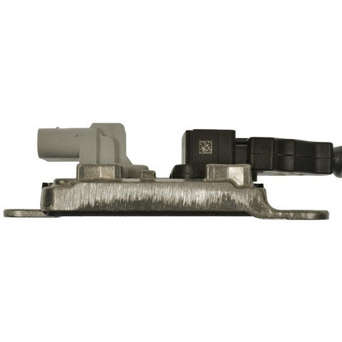 Standard Ignition Nitrogen Oxide (NOx) Sensor P/N:NOX005 Fits: Chevrolet Silverado 2500 Hd 18-17, Chevrolet Silverado 3500 Hd 18-17, GMC Sierra 2500 Hd 18-17, GMC Sierra 3500 Hd 18-17 - Image 3