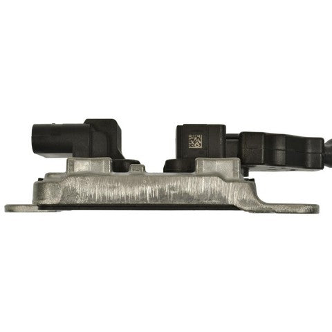 Standard Ignition Nitrogen Oxide (NOx) Sensor P/N:NOX006 Fits: Chevrolet Silverado 2500 Hd, Chevrolet Silverado 3500 Hd, Chevrolet Silverado 4500 Hd, Chevrolet Silverado 5500 Hd, Chevrolet Silverado 6500 Hd, GMC Sierra 2500 Hd, GMC Sierra 3500 Hd - Image 3
