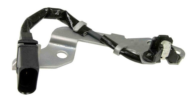 NTK Engine Camshaft Position Sensor P/N:EC0222 Fits: Seat Ibiza, Volkswagen Beetle, Volkswagen Cabrio, Volkswagen Clasico, Volkswagen Eos, Volkswagen Golf, Volkswagen Golf City, Volkswagen Jetta - Image 1
