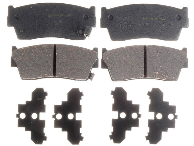 Raybestos Brakes Disc Brake Pad Set P/N:PGD418C Fits: Asuna Sunrunner 93-92, Chevrolet Tracker 1998, Chevrolet Tracker 91-89, Geo Tracker 97-89, GMC Tracker 91-89, Pontiac Sunrunner 97-96, Suzuki Sidekick 98-89, Suzuki X-90 98-96 - Image 1