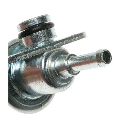 Standard Ignition Fuel Injection Pressure Regulator P/N:PR186 Fits: Dodge Colt 94-92, Eagle Summit 96-93, Mitsubishi Expo 95-93, Mitsubishi Expo Lrv 94-92, Mitsubishi Galant 97-93, Plymouth Colt 94-92 - Image 3