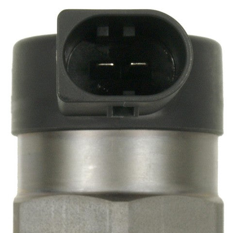 Standard Ignition Fuel Injection Pressure Regulator P/N:PR509 Fits: Audi A3 13-10, Volkswagen Amarok 2011, Volkswagen Beetle 14-13, Volkswagen Golf 14-10, Volkswagen Jetta 14-10, Volkswagen Transporter 18-10 - Image 3