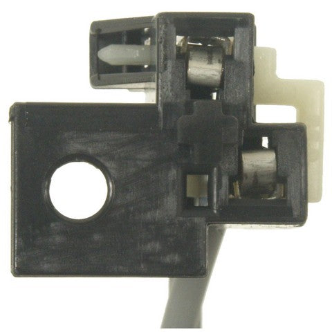 Standard Ignition Headlight Connector P/N:S-1482 Fits: Chevrolet P30 96-93, GMC G1500 94-92, GMC G2500 94-92, GMC G3500 94-92 - Image 2