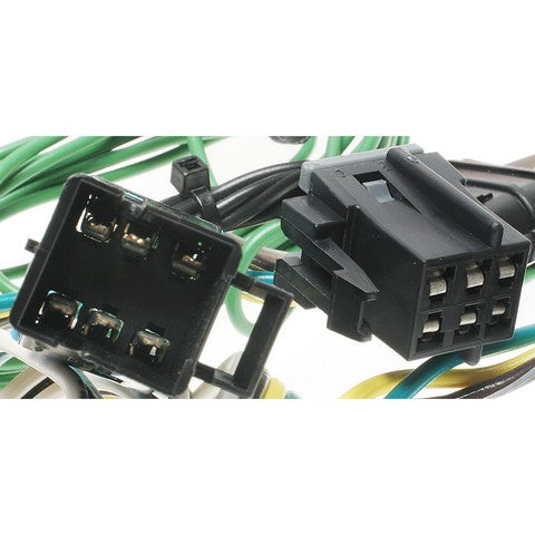 Standard Ignition Trailer Connector Kit P/N:TC558 Fits: Chevrolet Express 1500 05-03, Chevrolet Express 2500 05-03, Chevrolet Express 3500 05-03, GMC Savana 1500 2003, GMC Savana 2500 2003, GMC Savana 3500 2003 - Image 2