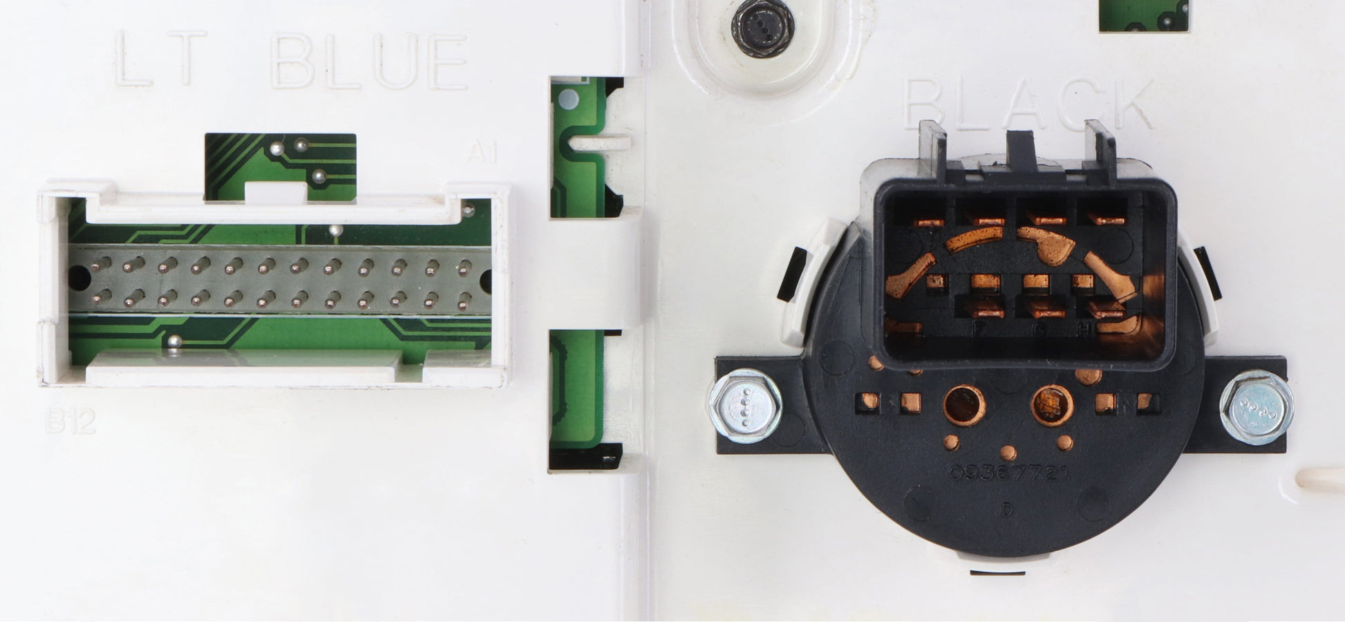 CARDONE Reman HVAC Control Module P/N:4C-1033 Fits: Cadillac Escalade, Cadillac Escalade Esv, Cadillac Escalade Ext, Chevrolet Avalanche 1500, Chevrolet Avalanche 2500, Chevrolet Silverado 1500, Chevrolet Silverado 1500 Classic - Image 3